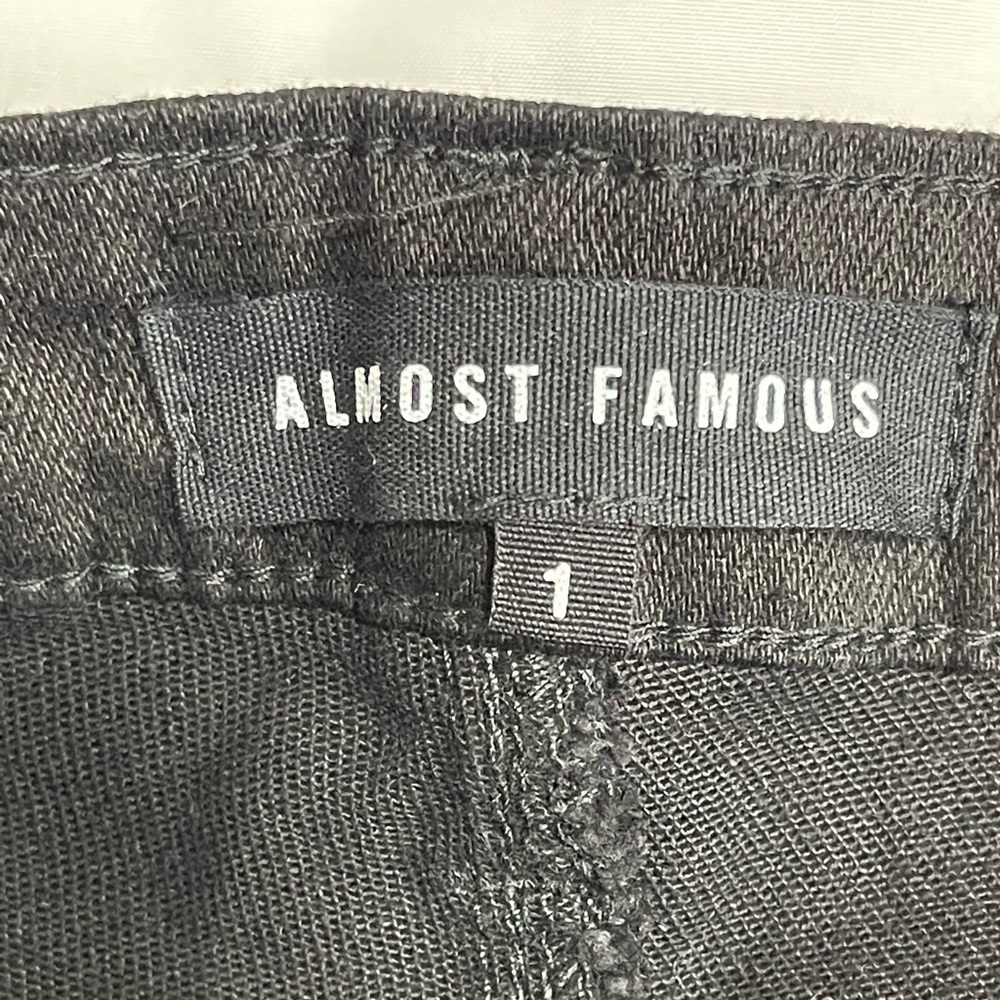 NWT Almost Famous Boyfriend Distressed Jean Shorts Black Size 1 - Picture 6 of 9